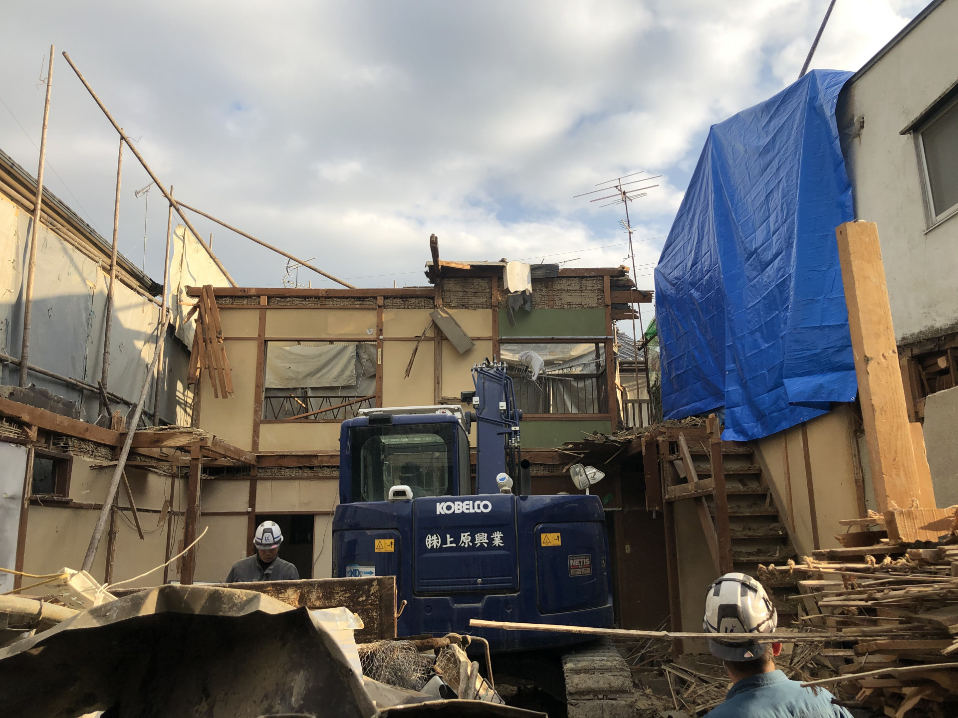 長岡京市で解体工事を行なっております。　株式会社上原興業